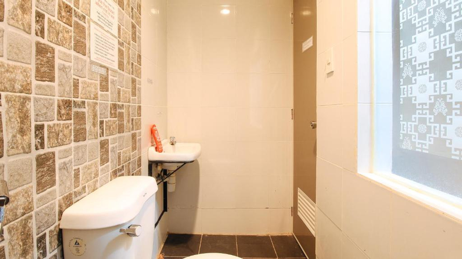 Bathroom 21