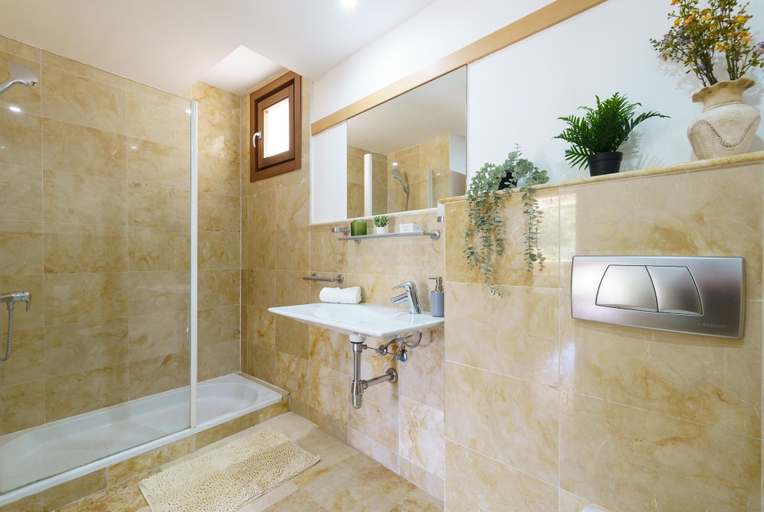 Room 2, Marbella Mountain With sea View and Pool, Málaga