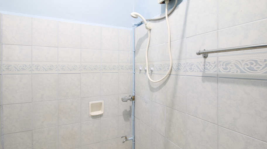 Bathroom 17