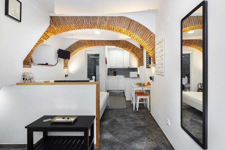 Others 5, Cozy Alfama Haven: Perfect For Exploring Lisbon, Lisbon