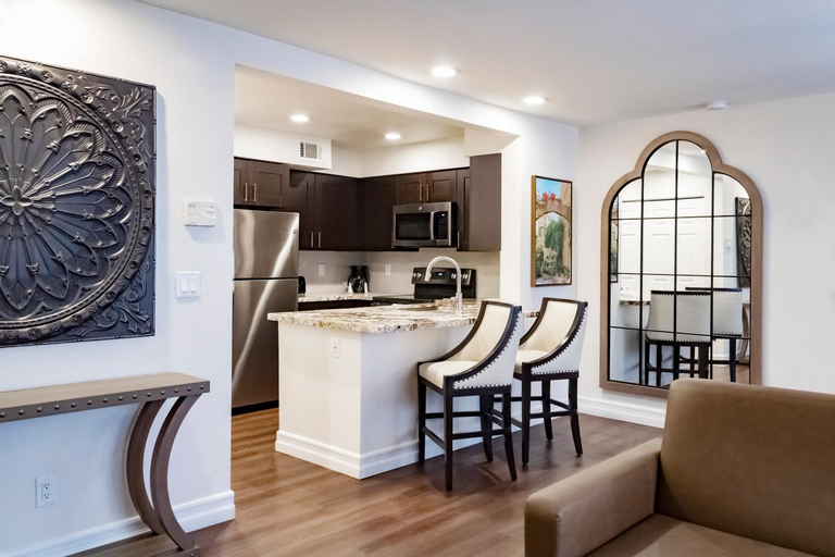 Dining Room 19