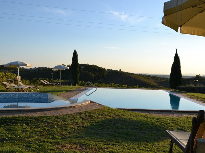 Pool 4, Belvilla by OYO Papavero, Florence