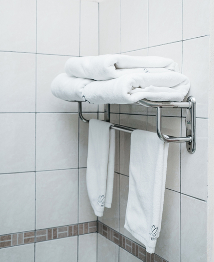 Bathroom 3, Pearl Residence Hotel, Roherero