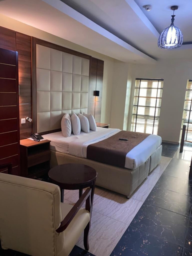 Bedroom 2, Presken Hotel International Airport road, Mushin