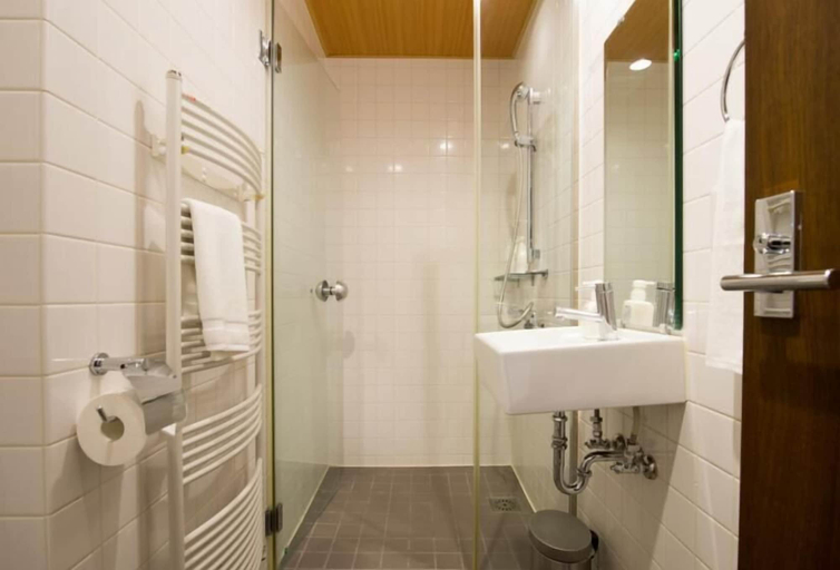 Bathroom 3, Ezo Yuki, Kutchan