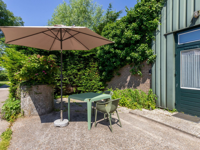 Dining 3, Peaceful Retreat Near Zeeland Beach, Veere