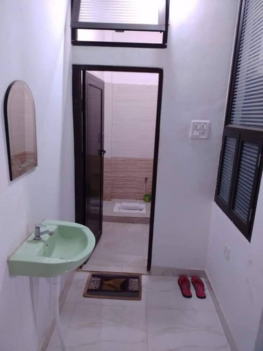 Bathroom 4, Hari Ranthambore Guest House, Sawai Madhopur