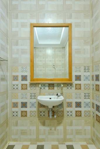 Bathroom 5, Sekar Ayu Hotel Malioboro, Yogyakarta