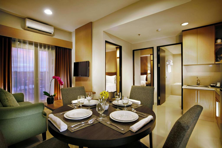 Dining Room 10