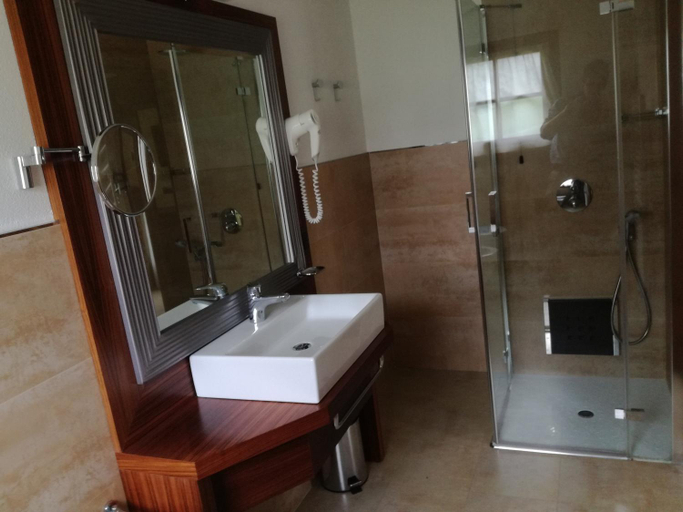 Bathroom 4, Hotel Bait De Angial, Sondrio