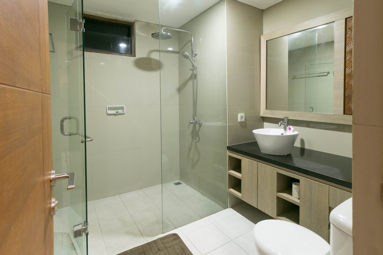 Bathroom 28