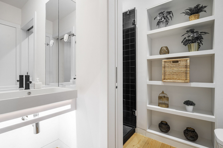 Bathroom 4, Urban Elegance: A Modern Haven In Lisbon'S Heart, Lisbon