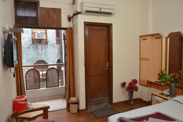 Bathroom 3, Hotel Yatri International near new delhi railway station center delhi, Delhi