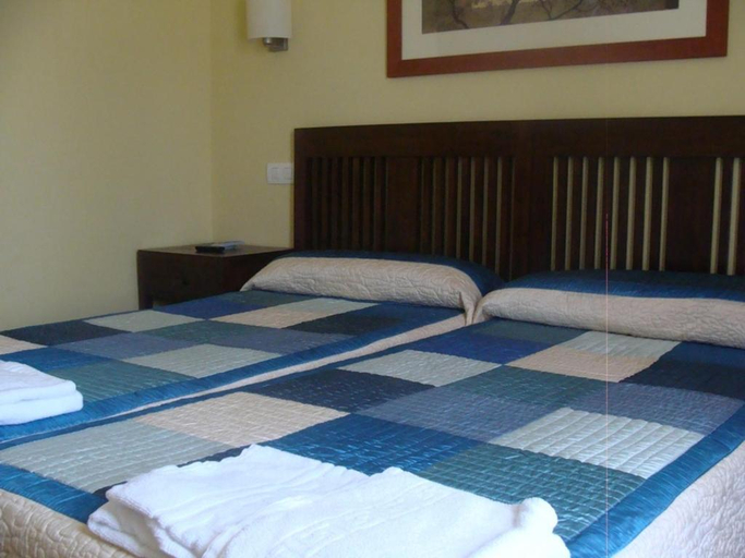Bedroom 3, Alojamiento Rural La Henera, Burgos