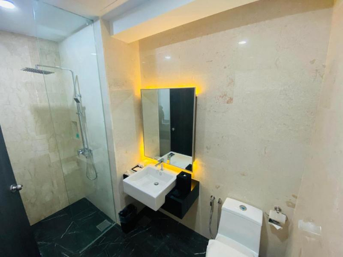 Bathroom 22