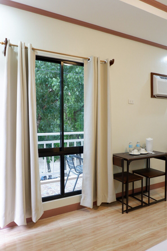 Others 5, Jun's Inn, Oslob