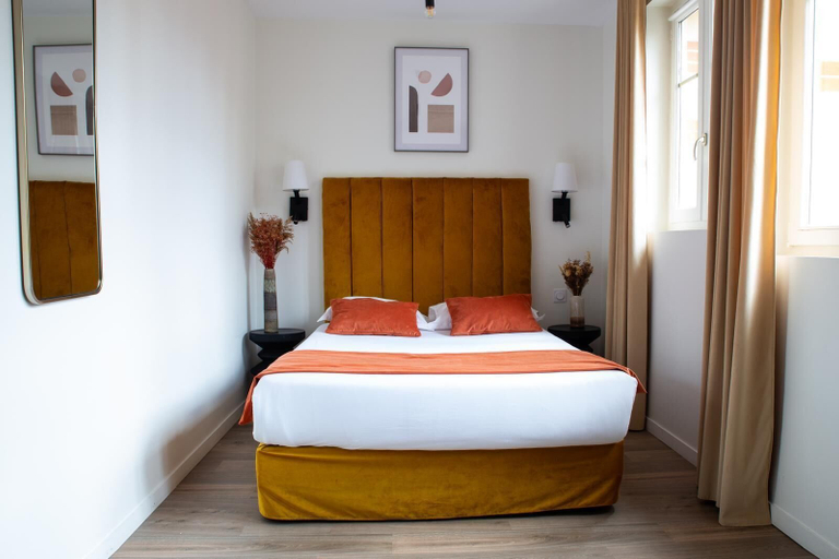 Bedroom 4, La Lumière de Paris, Hauts-de-Seine