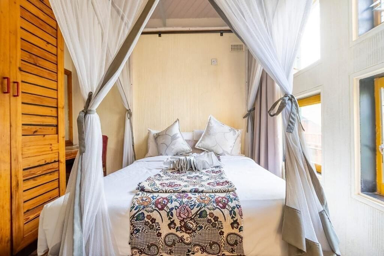 Bedroom 5, Avril Guest Lodge, Hwange