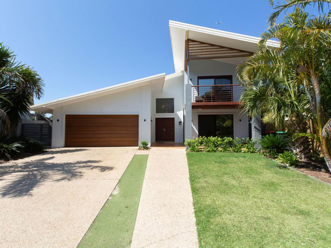 Coastal Soul - Pet Friendly, Family Entertainer with Pool, Tweed  - Tweed-Heads