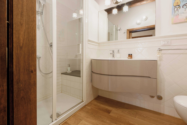 Bathroom 4, Santa Maria Novella Palace by MMega, Florence