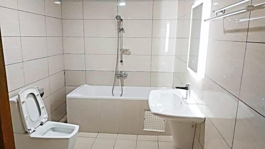 Bathroom 3, Riyad City, Wouri