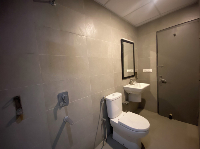 Bathroom 3, Hotel Crown Omaxe The Forest Spa view, Faridabad