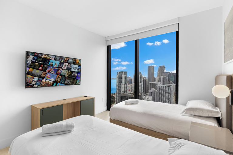 Bedroom 4, Building Gale Downtown - We Host, Miami-Dade