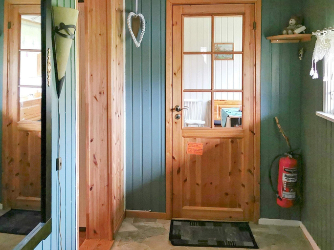 Others 4, 5 Person Holiday Home in Digermulen, Vågan