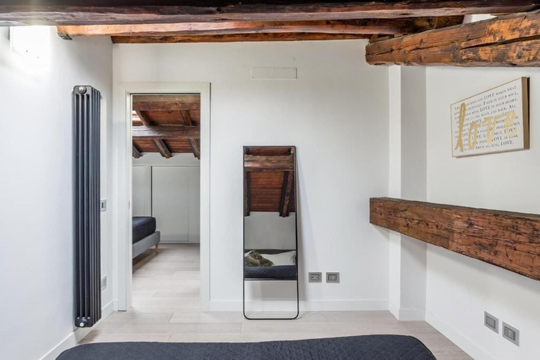 Bedroom 2, Ponte Milvio Luxury House, Rome