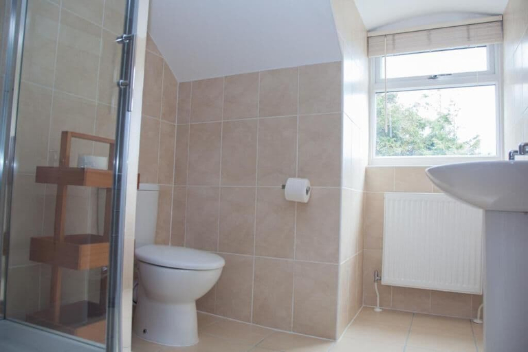 Bathroom 4, Washington house hotel, Poole