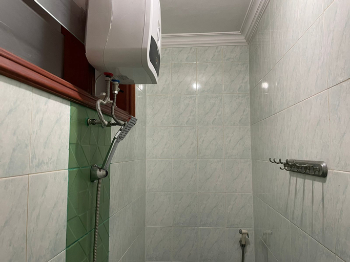 Bathroom 7
