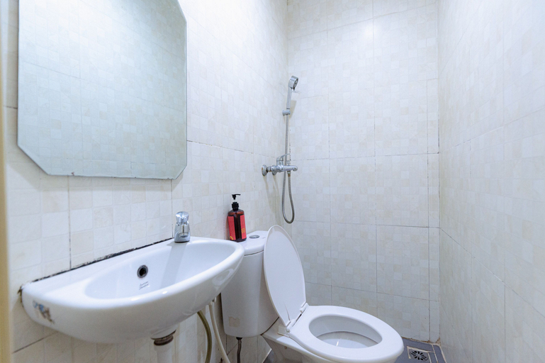 Bathroom 4, RedDoorz @ Nagoya Indah Batam, Batam