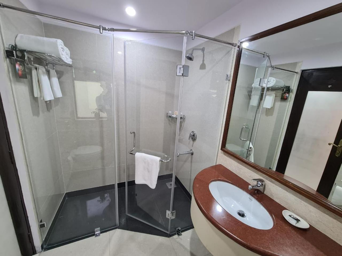 Bathroom 3, Mercure Goa Devaaya Resort, North Goa