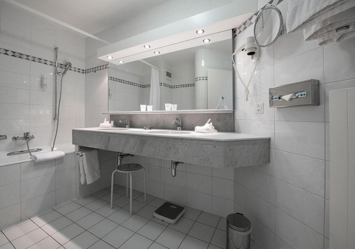 Bathroom 5, Hotel des Bains de Saillon, Martigny