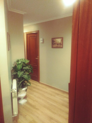 Others 2, Hotel orly, Ourense