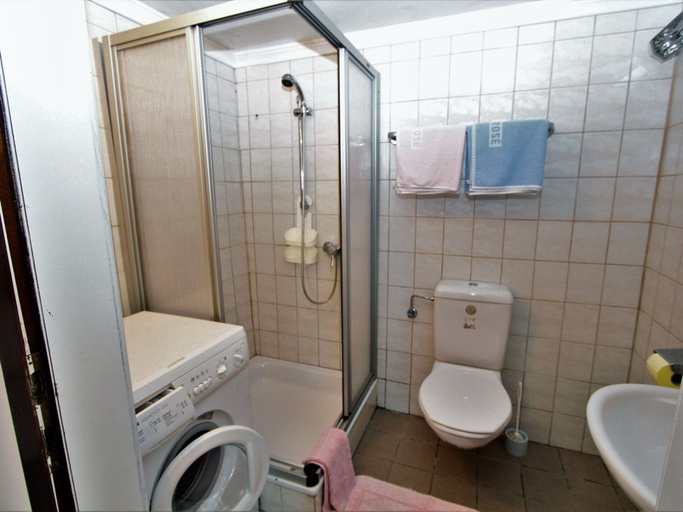 Bathroom, Quiet Holiday Home Near ski Resort, Völkermarkt