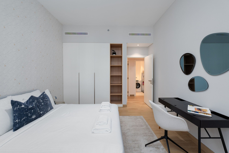 Room 2, Cozy La Mer 2BR w Beach Access, Dubai