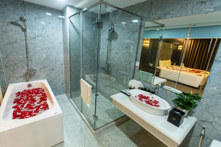 Bathroom 5, Peace Hotel Ha Long, Hạ Long
