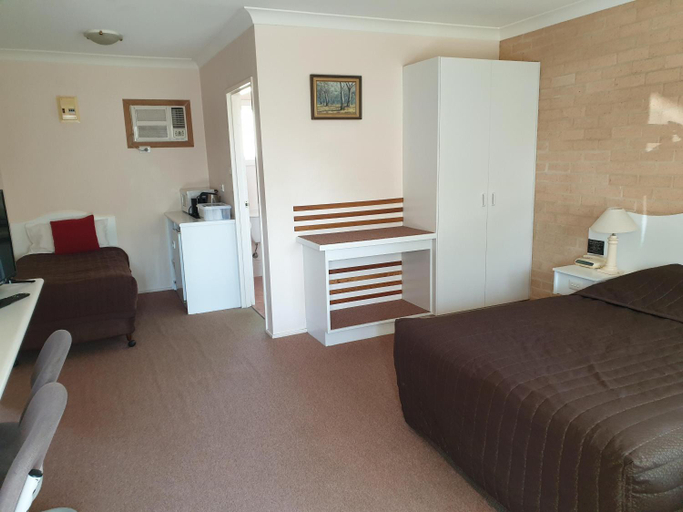 Others 5, Blayney Central Motel, Blayney