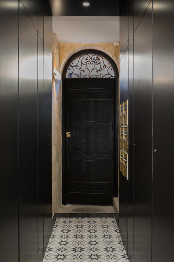 Others 5, Villa Reale, Gironde