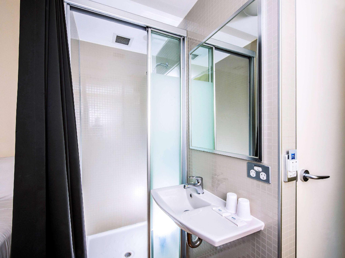 Bathroom 4