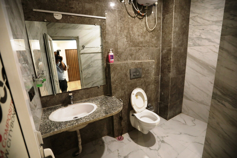 Bathroom 3, Hotel Noida Grand, Gautam Buddha Nagar