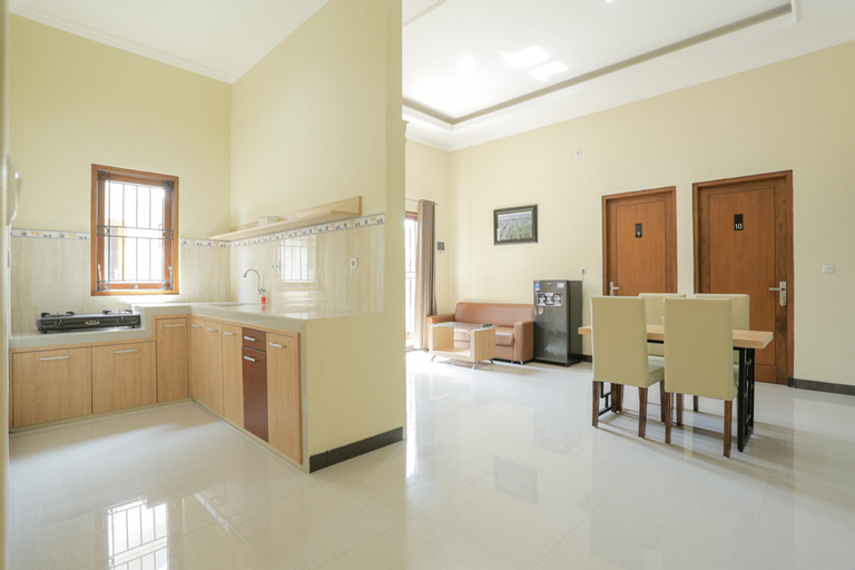 Dining Room 29