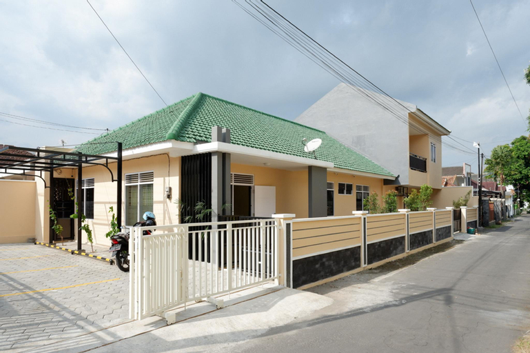 Exterior 1