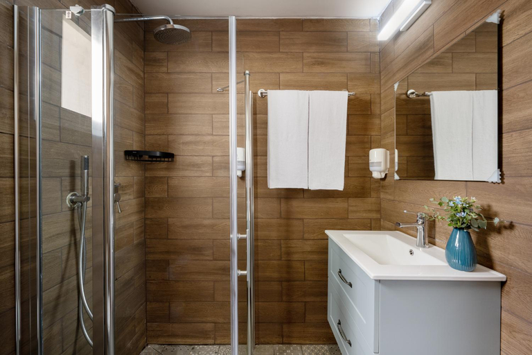 Bathroom 4, Travel Hotel Eilon