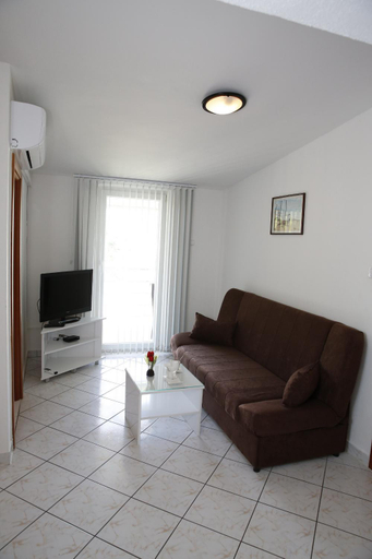 Others 3, Apartments Lepur, Vodice
