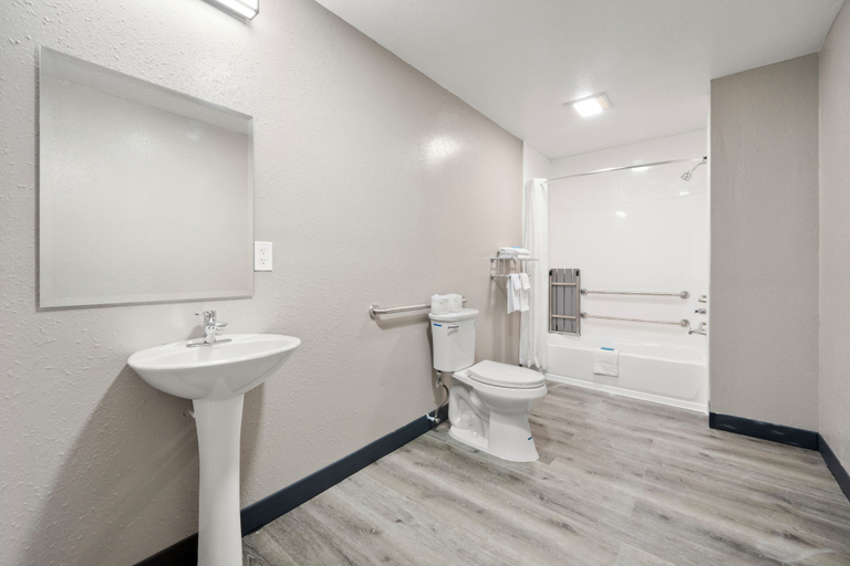 Bathroom 2, Southern Suites Douglasville, Douglas