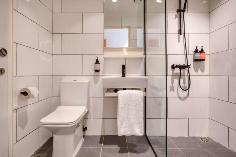 Bathroom 21