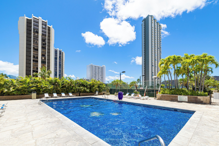 Sport & Beauty, Waikiki Sunset 2 bedroom with Diamond Head View and Parking, Honolulu