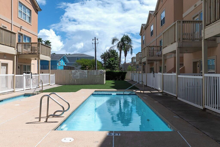 Sport & Beauty, Marlin by South Padre Resort Rentals, Cameron
